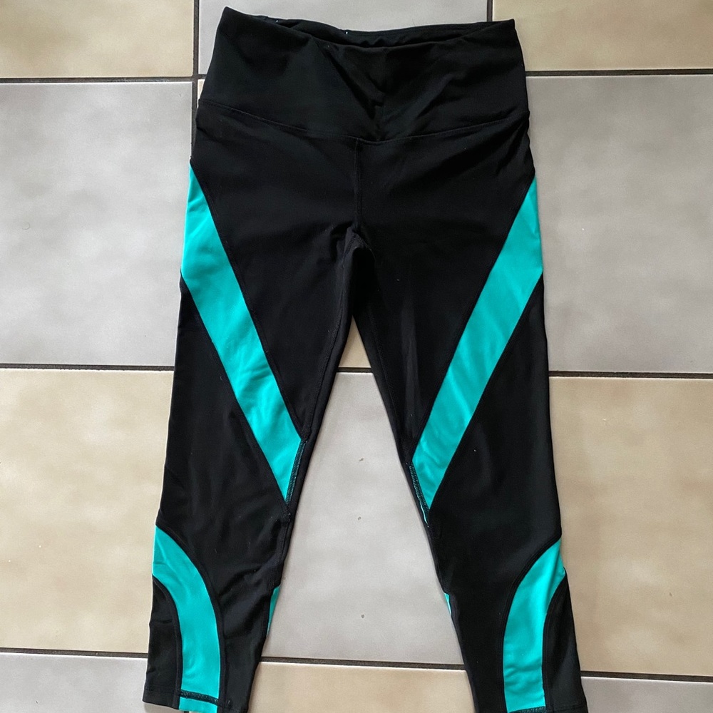 Victoria Secret Black Teal Green Capri leggings 2